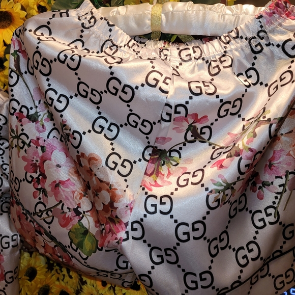 Stylish Satin Pajamas - Picture 2 of 4